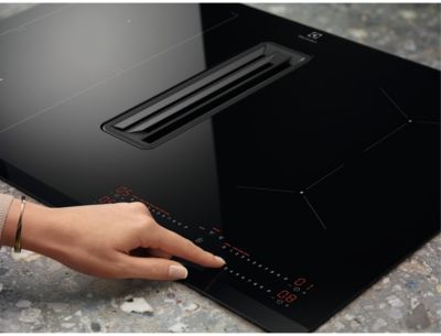 Plaque induction aspirante ELECTROLUX KCC8344 - Hotte intégrée 80cm